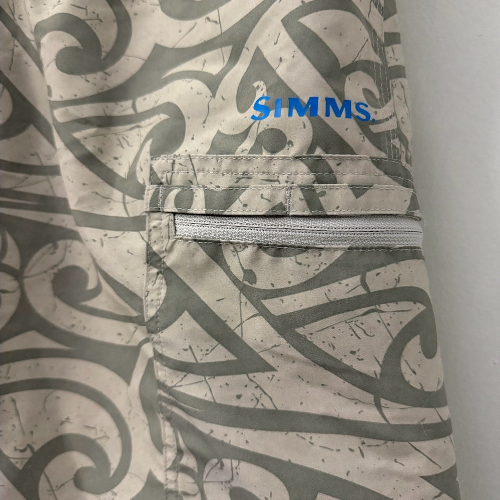 Simms Swim Trunks Mens 34 Graphic Print Board Shorts Solarflex Fishing Suit B731 - Picture 3 of 8